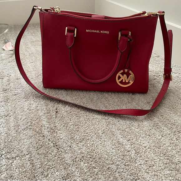 Michael Kors red hand bag - Picture 1 of 5